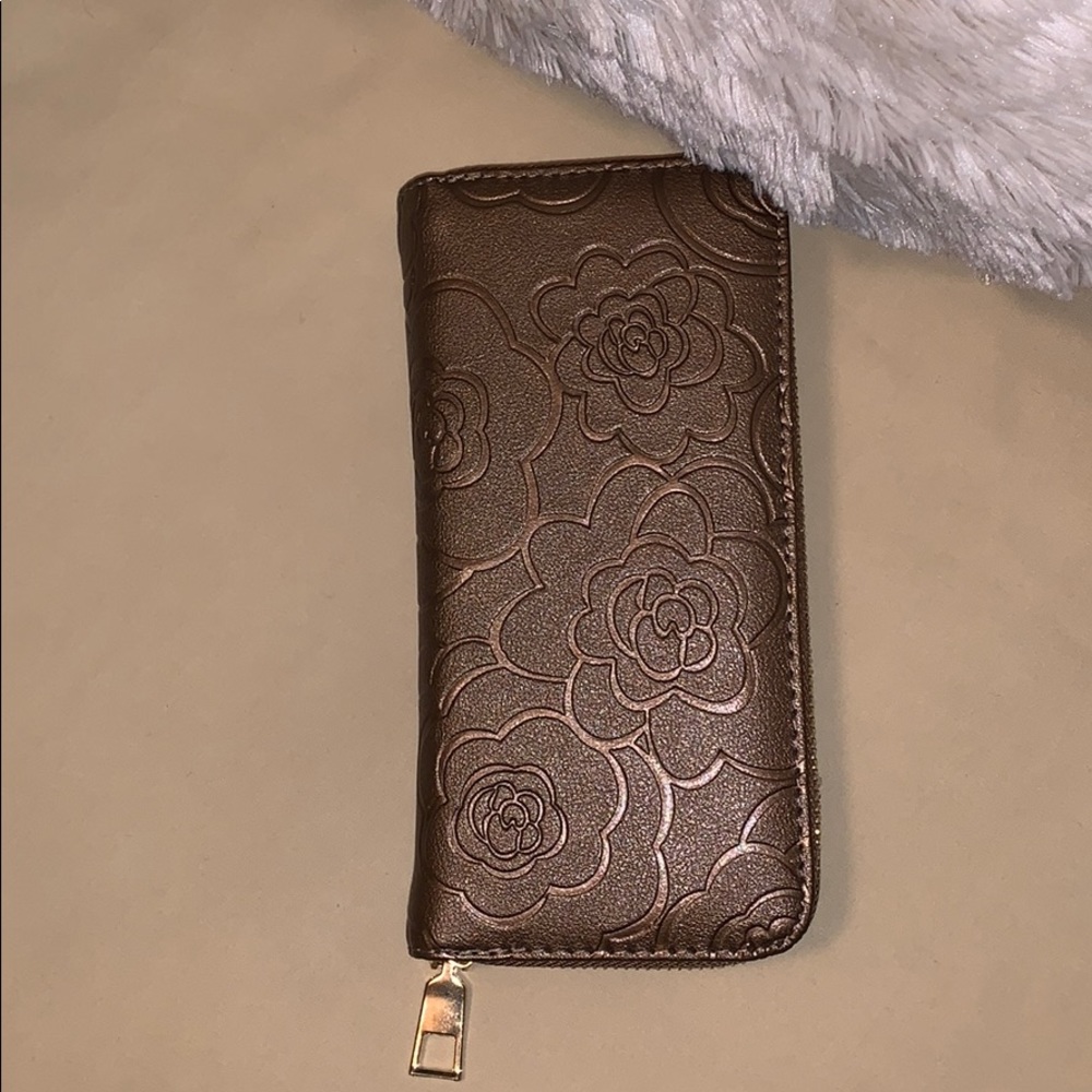 CHAMPAGNE CAMELLIA CARD HOLDER WALLET